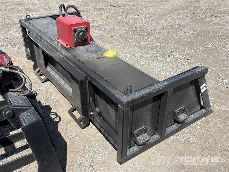 GIYI GY-VB79 80 in Vibration Skid Steer Screening Screening buckets