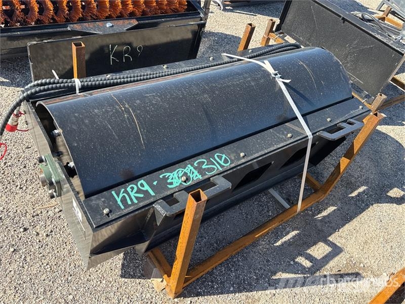 GIYI GY-VR59 59 in Skid Steer Vibratory Roller (Un Rodillos
