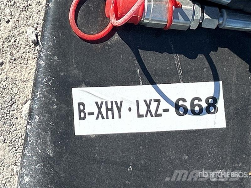 GIYI Mini Skid Steer Auger (Unused) Brocas