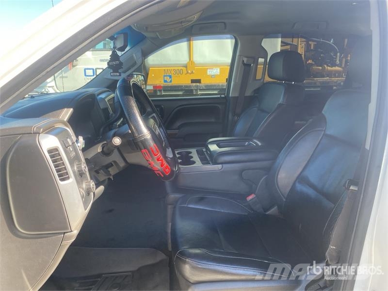 GMC 1500 4x4 Crew Cab Pickup Drugi