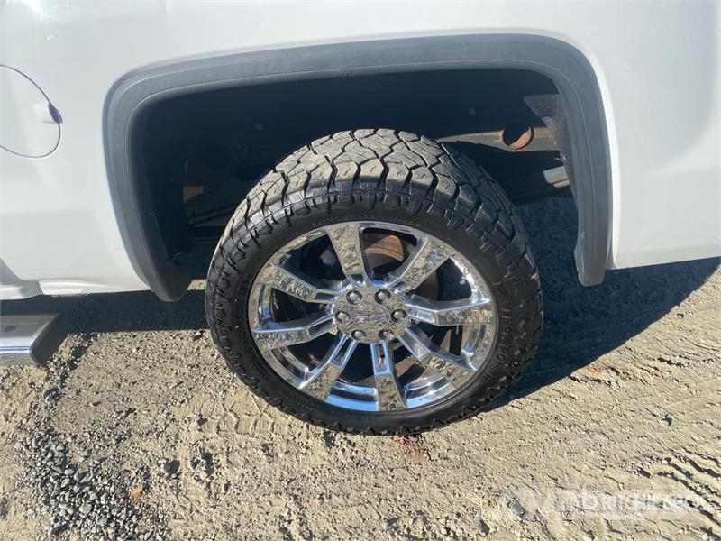 GMC 1500 4x4 Crew Cab Pickup Drugi
