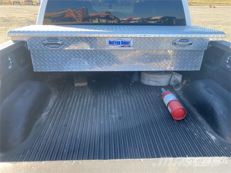 GMC 1500 4x4 Crew Cab Pickup Drugi
