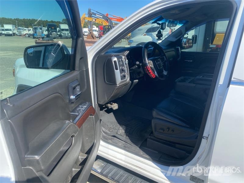 GMC 1500 4x4 Crew Cab Pickup Drugi
