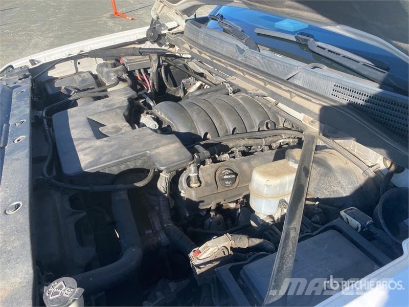 GMC 1500 4x4 Crew Cab Pickup Drugi