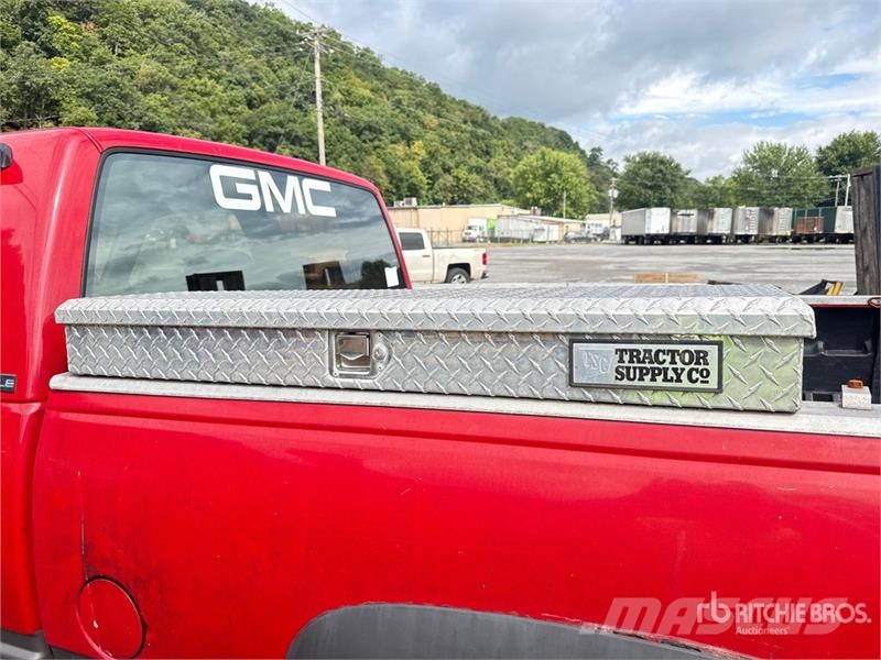 GMC 1500 SLE 4x4 Extended Cab Pickup Andre
