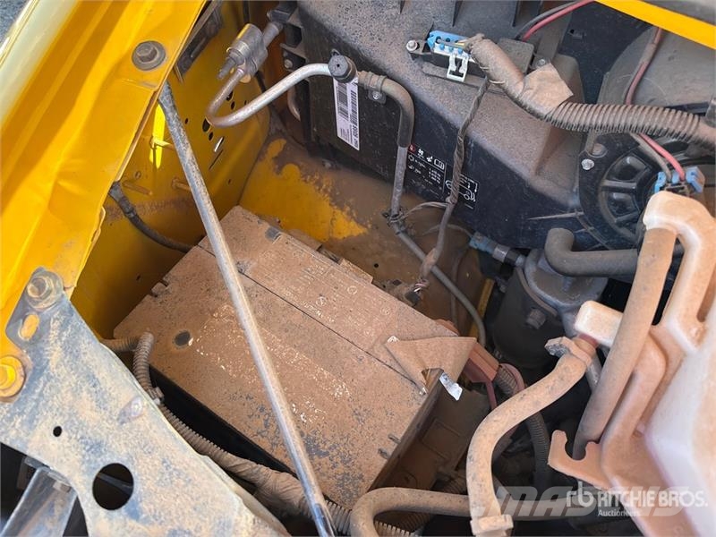 GMC 3500 4x2 Van Truck (Inoperable) Camion Fourgon