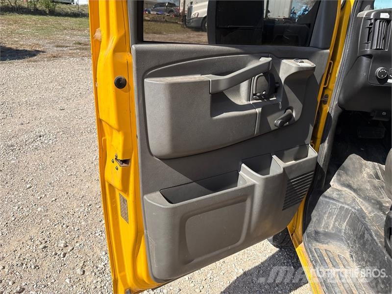 GMC 3500 4x2 Van Truck (Inoperable) Camion Fourgon