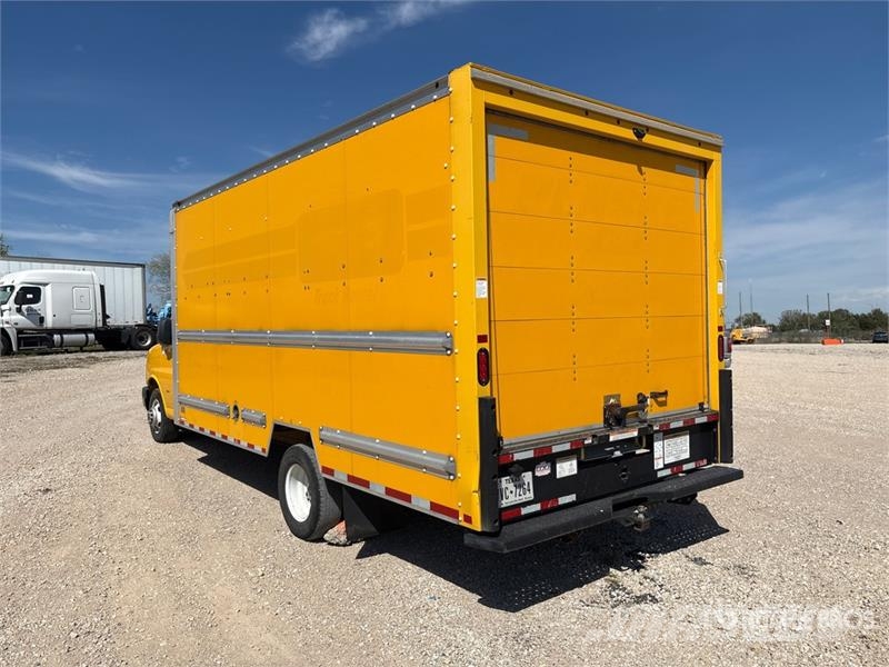 GMC 3500 4x2 Van Truck (Inoperable) Camion Fourgon