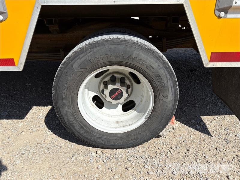 GMC 3500 4x2 Van Truck (Inoperable) Camion Fourgon