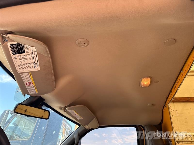 GMC 3500 4x2 Van Truck (Inoperable) Camion Fourgon