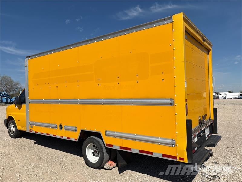 GMC 3500 4x2 Van Truck (Inoperable) Camion Fourgon
