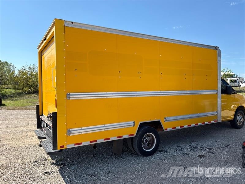 GMC 3500 4x2 Van Truck (Inoperable) Camion Fourgon