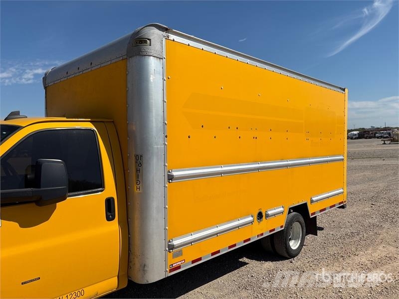 GMC 3500 4x2 Van Truck (Inoperable) Camion Fourgon