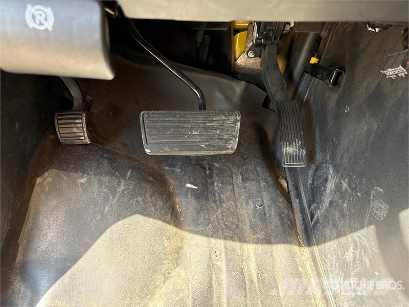 GMC 3500 4x2 Van Truck (Inoperable) Camion Fourgon