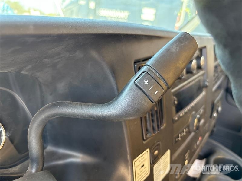 GMC 3500 4x2 Van Truck (Inoperable) Camion Fourgon