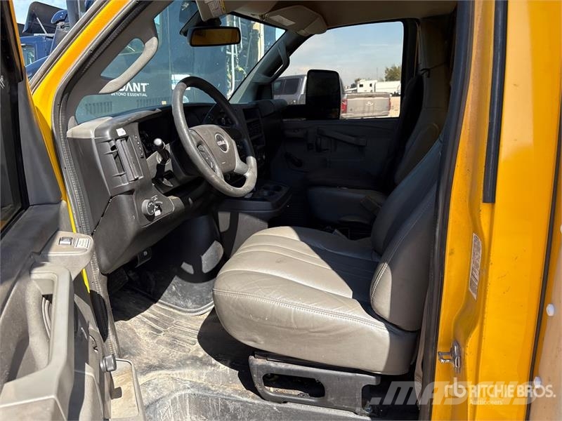 GMC 3500 4x2 Van Truck (Inoperable) Camion Fourgon