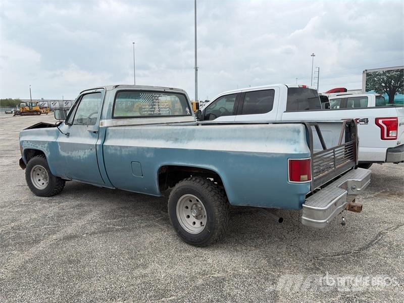GMC 4x2 Pickup أخرى