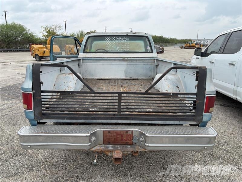 GMC 4x2 Pickup أخرى