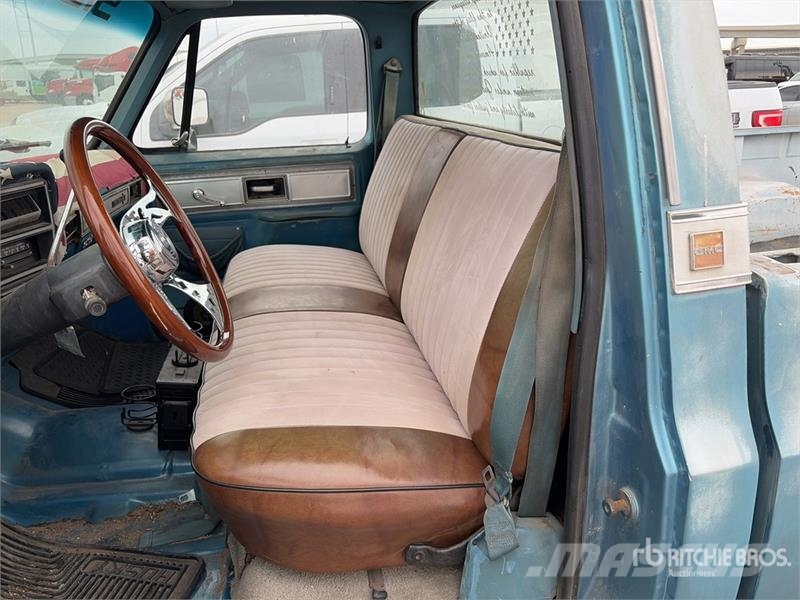 GMC 4x2 Pickup أخرى