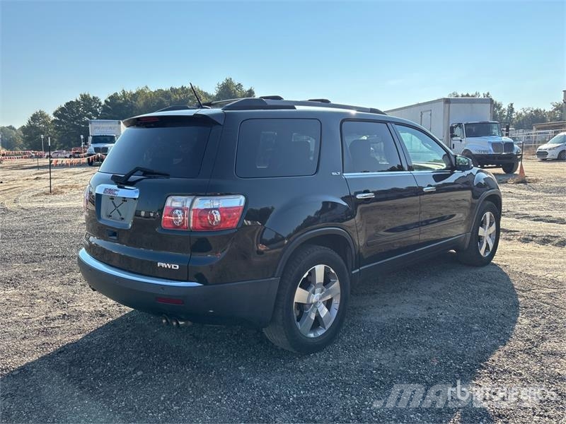GMC Acadia AWD SUV Avtomobili