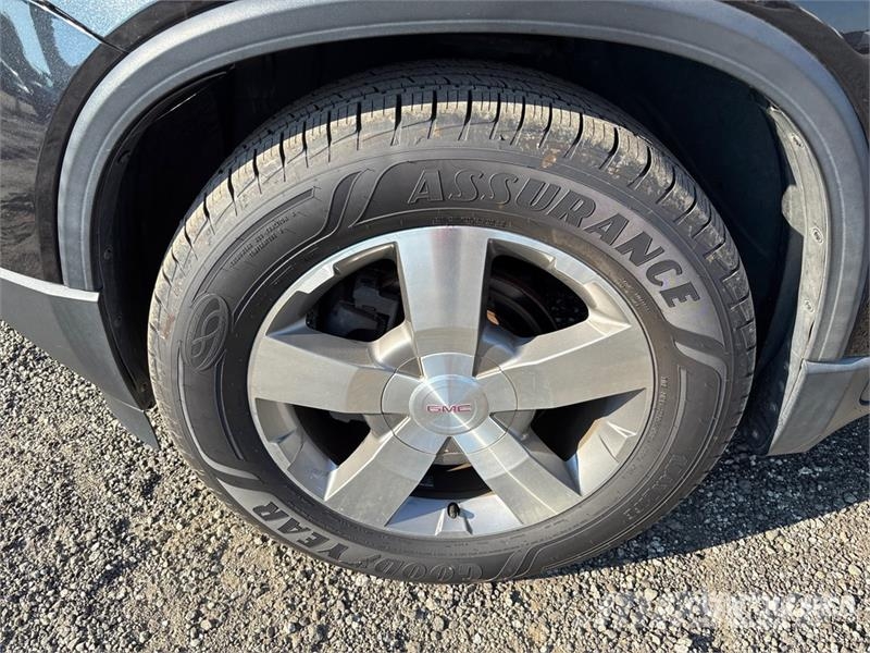 GMC Acadia AWD SUV Avtomobili