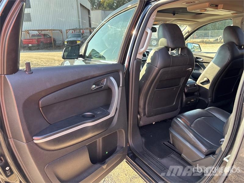 GMC Acadia AWD SUV Avtomobili