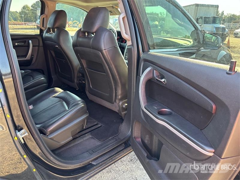 GMC Acadia AWD SUV Avtomobili