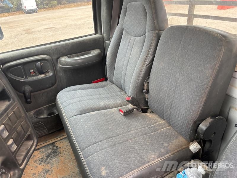 GMC C4500 平板式/側卸式卡車