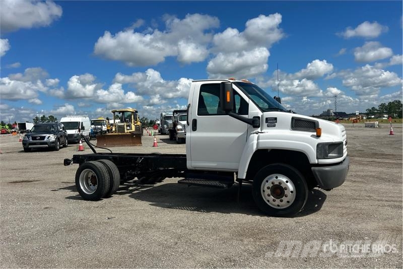 GMC C5500 Cabins and interior