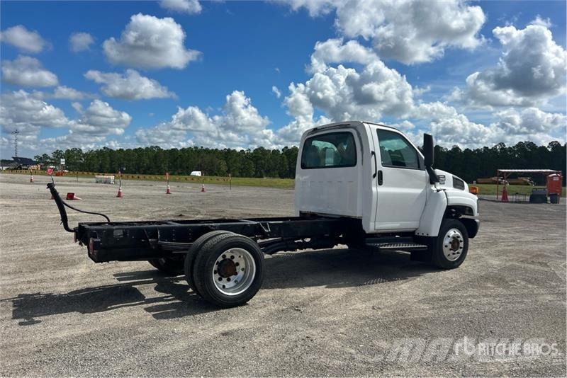 GMC C5500 Cabins and interior