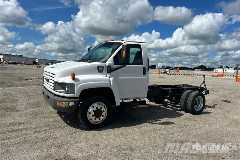 GMC C5500 Cabins and interior