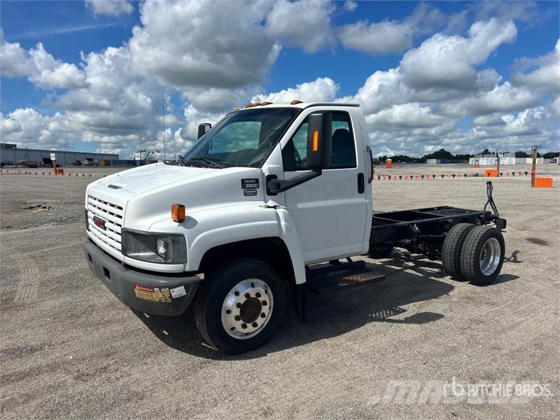 GMC C5500 Cabins and interior