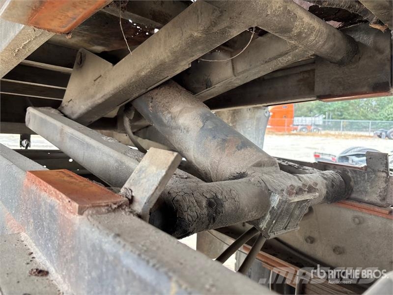 GMC C7500 Truck mounted platforms
