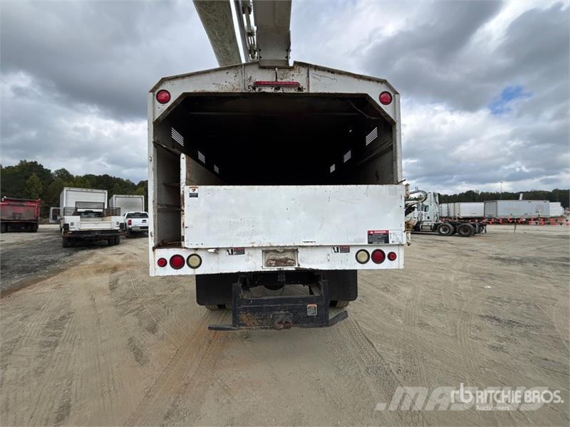GMC C7500 Truck mounted platforms