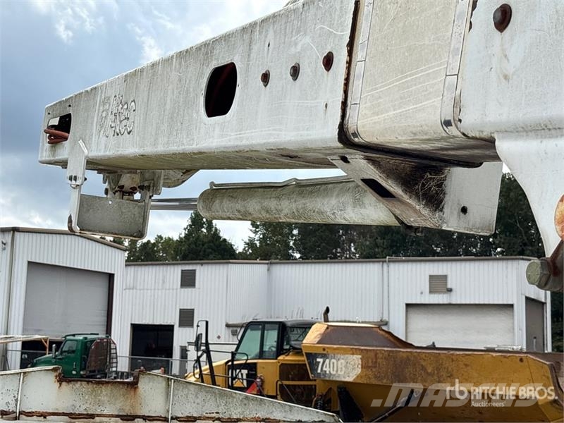 GMC C7500 Truck mounted platforms