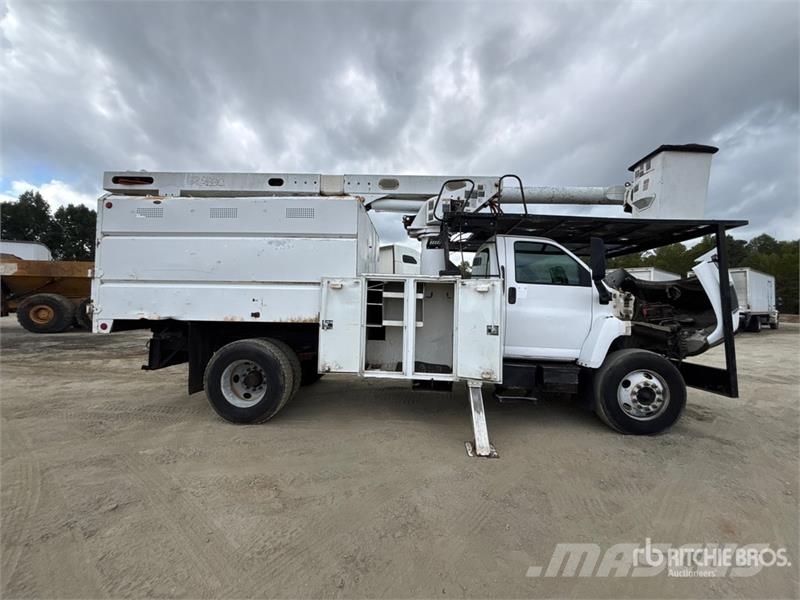 GMC C7500 Truck mounted platforms