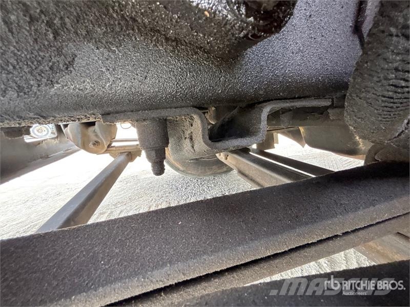 GMC C7500 Truck mounted platforms