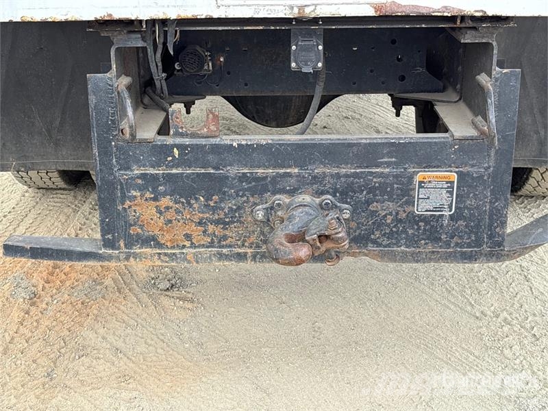 GMC C7500 Truck mounted platforms