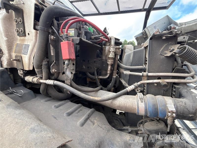 GMC C7500 Truck mounted platforms
