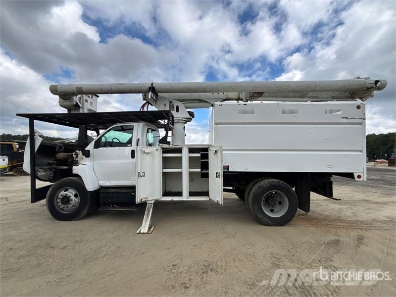 GMC C7500 Truck mounted platforms
