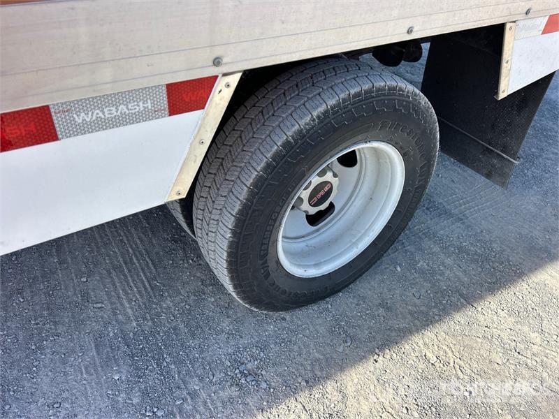 GMC Savana 3500 4x2 4x2 Refrigerated Truck Hűtős