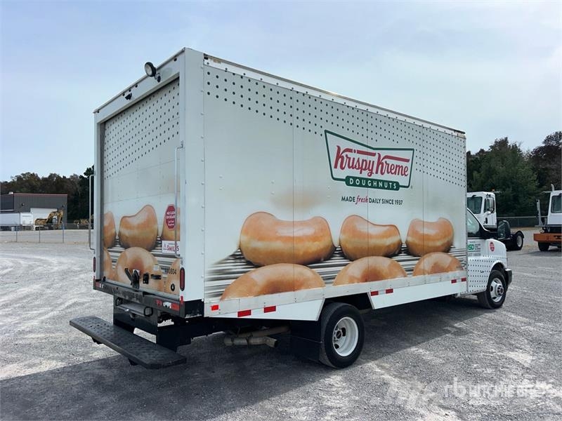 GMC Savana 3500 4x2 4x2 Refrigerated Truck 온도 조절식 트럭