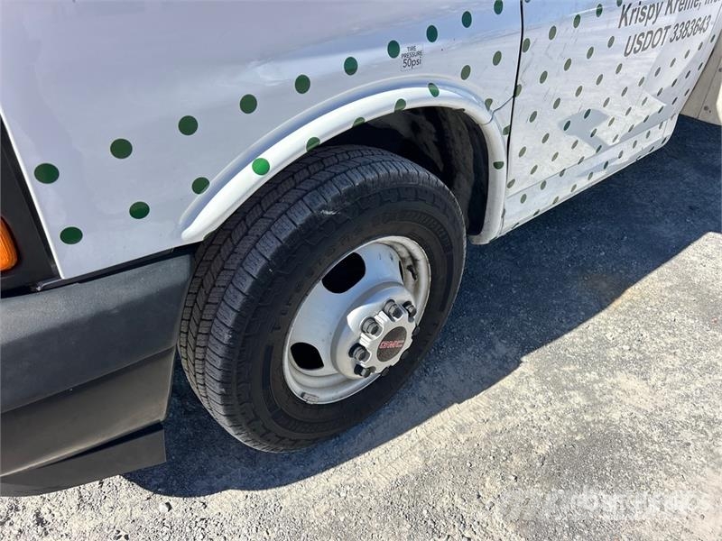 GMC Savana 3500 4x2 4x2 Refrigerated Truck Kamioni hladnjače