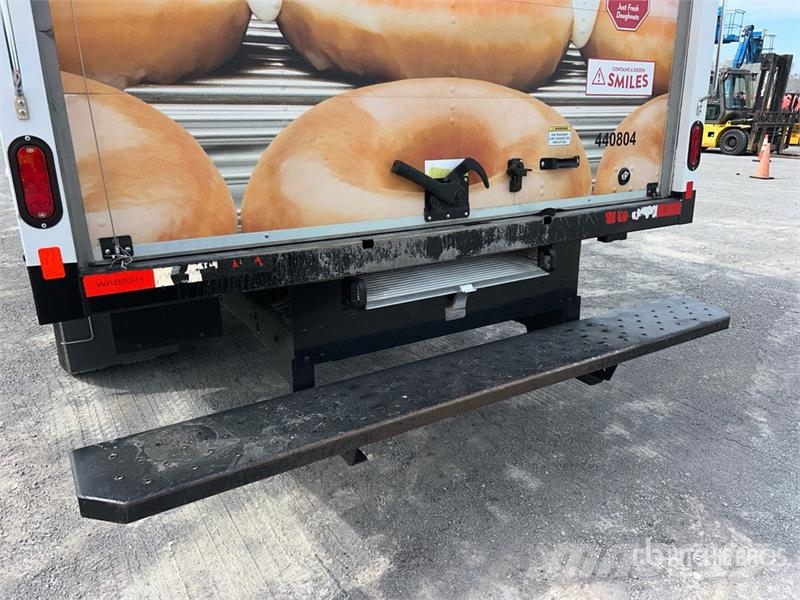 GMC Savana 3500 4x2 4x2 Refrigerated Truck 온도 조절식 트럭