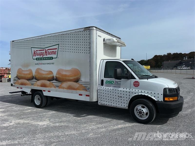 GMC Savana 3500 4x2 Refrigerated Truck Рефрижератори