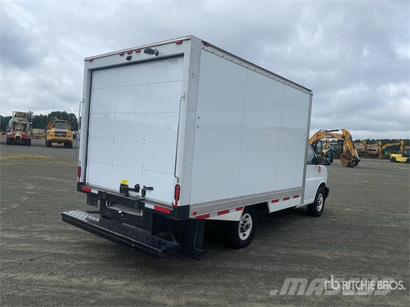 GMC Savana 3500 4x2 Refrigerated Truck Chladírenské nákladní vozy