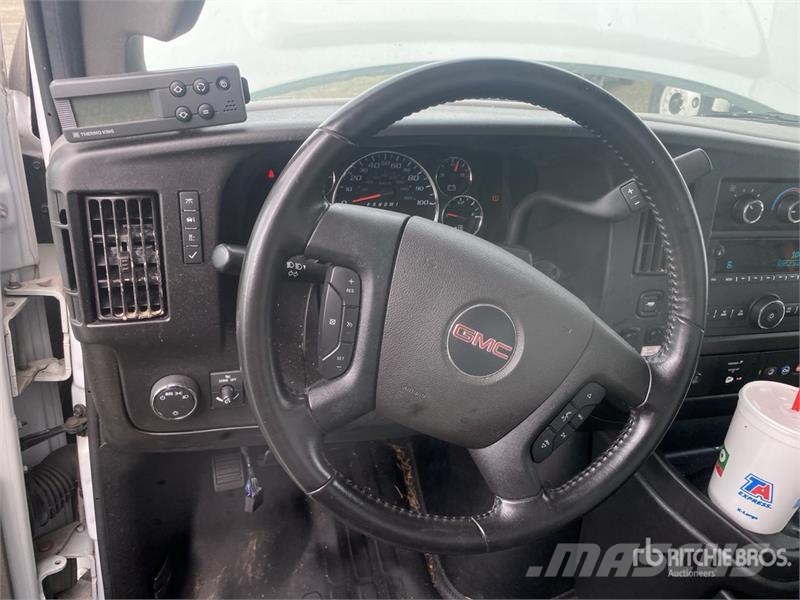GMC Savana 3500 4x2 Refrigerated Truck Chladírenské nákladní vozy