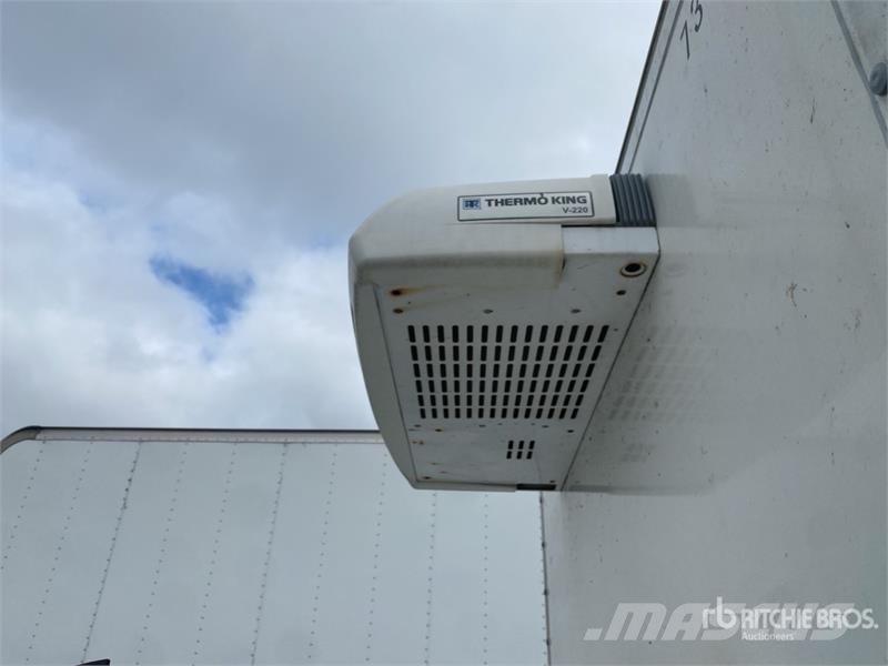 GMC Savana 3500 4x2 Refrigerated Truck Chladírenské nákladní vozy