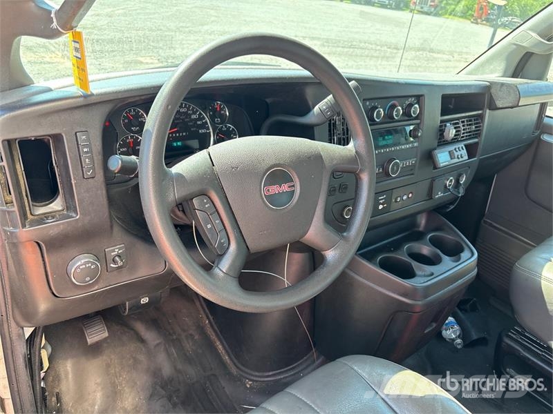 GMC Savana 3500 4x2 Refrigerated Truck Kamioni hladnjače