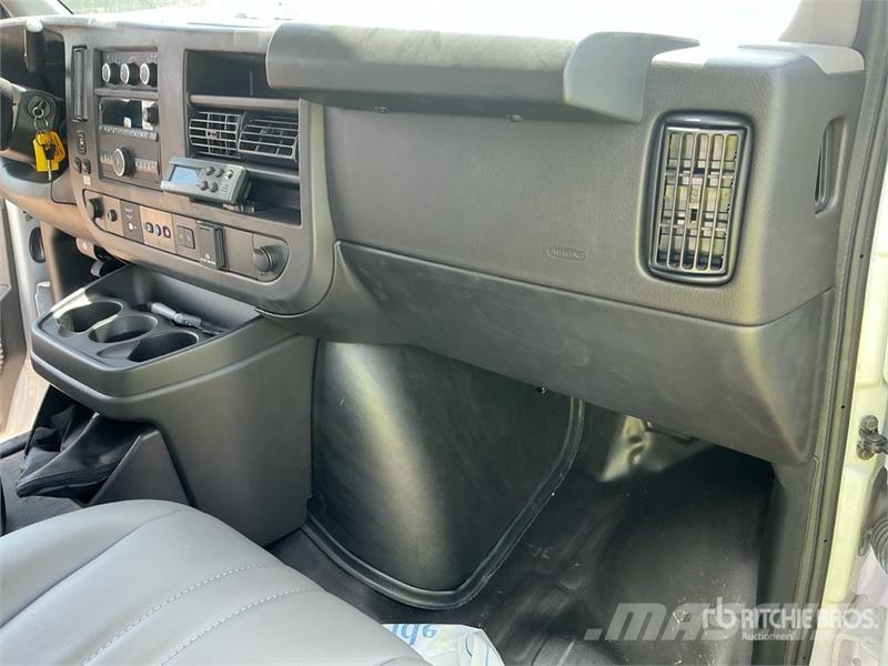 GMC Savana 3500 4x2 Refrigerated Truck Kamioni hladnjače